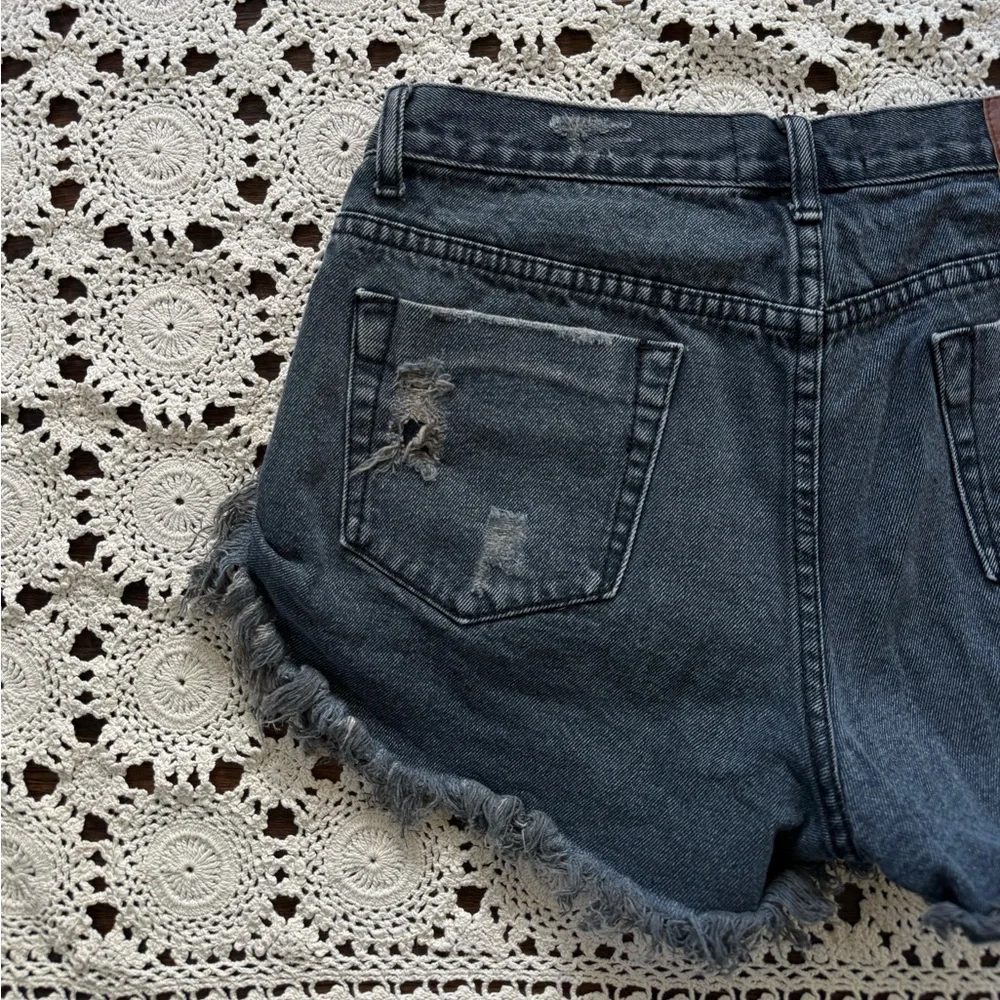 One Teaspoon x Free People Denim Shorts Faded Black Cuff Hem Size 28